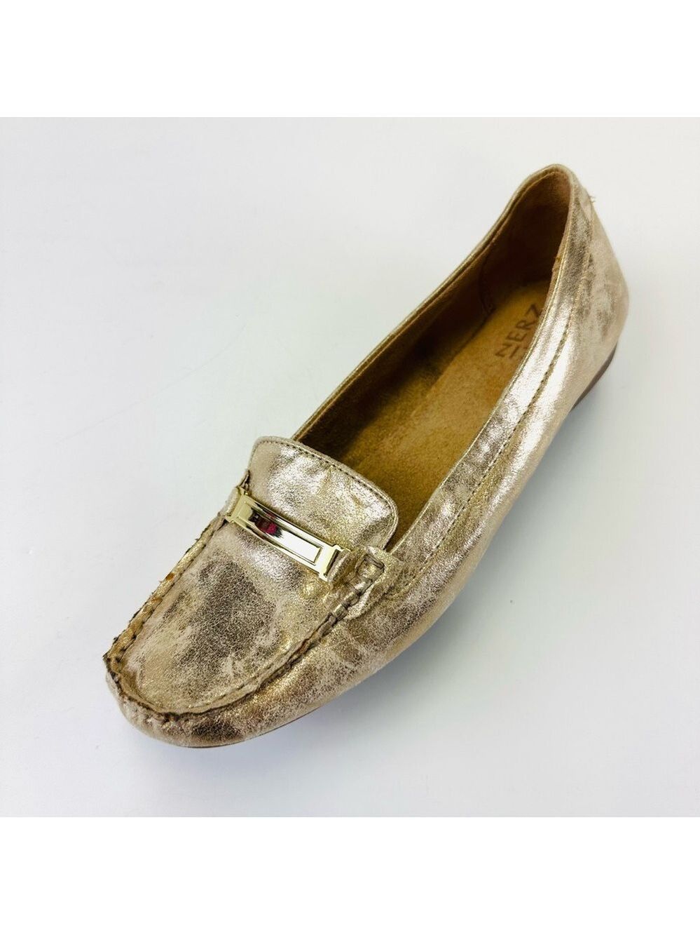 Naturalizer gold slip in loafers Womens Size 8M low heel comfort walking shoe